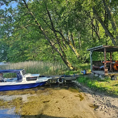 Casa de Férias A Single-Story Holiday Home Right By The Lake Grabczyn