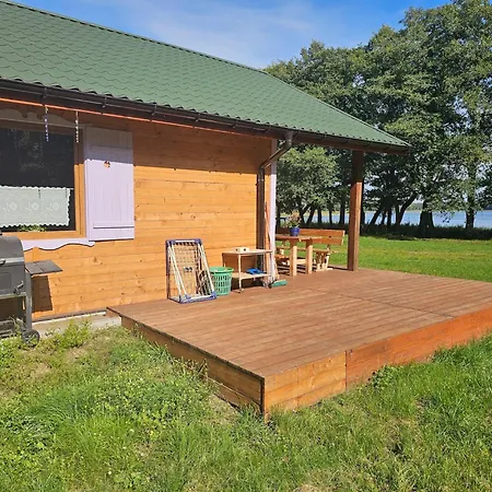 Casa de Férias A Single-Story Holiday Home Right By The Lake